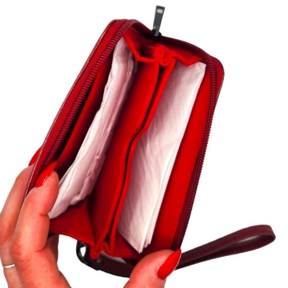 *NWT Chico's 6x4x1" Zip Wallet Patent Leather Red - Picture 4 of 6